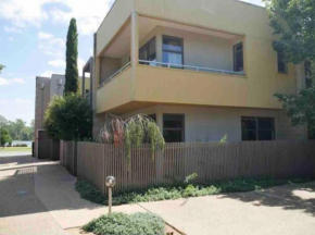 Lovely 2 bedroom apartment across from Shepp Lake.